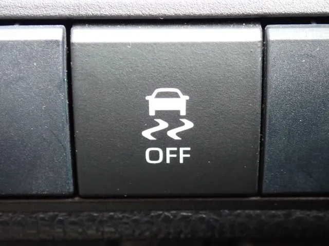 カローラ　ツーリング　ハイブリッド（トヨタ）の車両写真