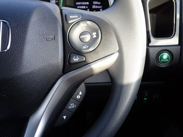 シャトル　ハイブリッド（ホンダ）の車両写真