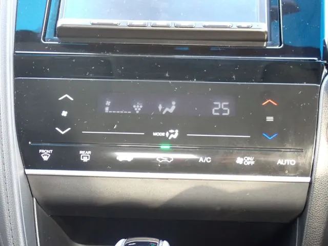 シャトル　ハイブリッド（ホンダ）の車両写真