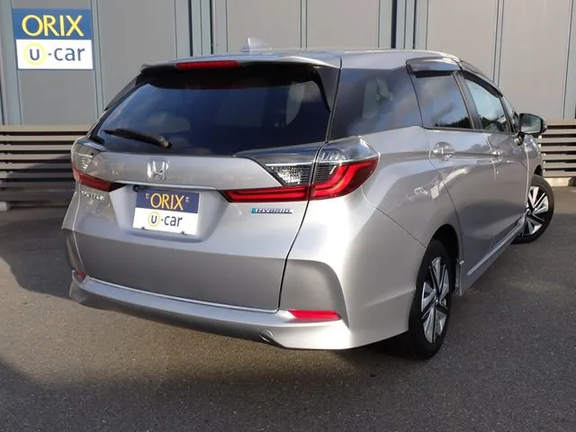 シャトル　ハイブリッド（ホンダ）の車両写真