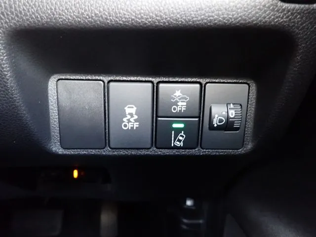 シャトル　ハイブリッド（ホンダ）の車両写真