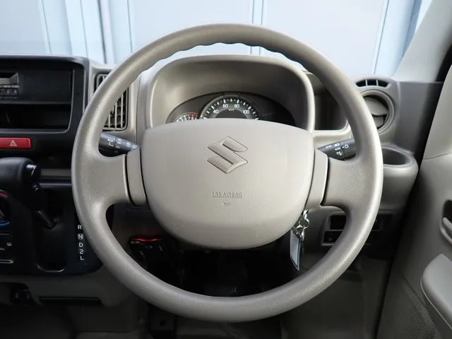 エブリイバン（スズキ）の車両写真