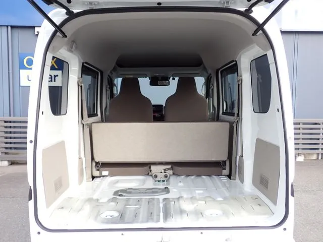 エブリイバン（スズキ）の車両写真