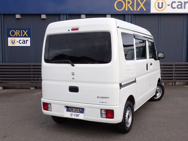 エブリイバン（スズキ）の車両写真