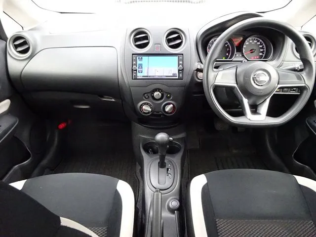 ノート（ニッサン）の車両写真