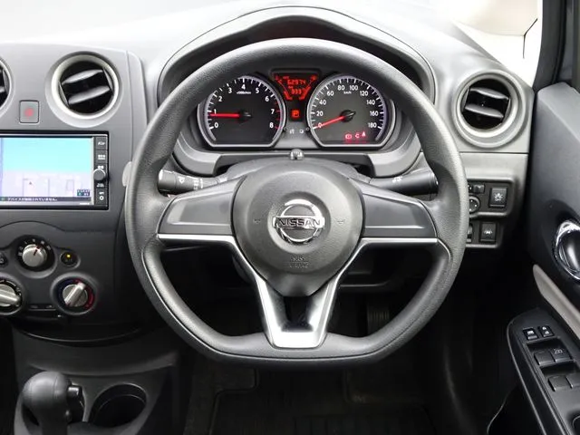 ノート（ニッサン）の車両写真