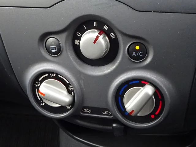 ノート（ニッサン）の車両写真