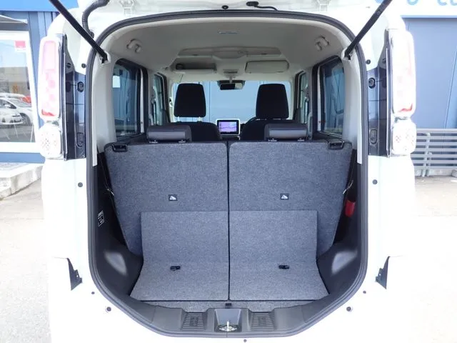 スペーシア（スズキ）の車両写真