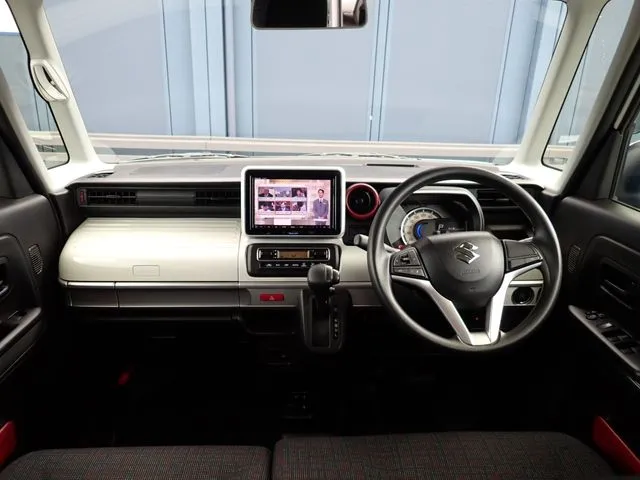 スペーシア（スズキ）の車両写真