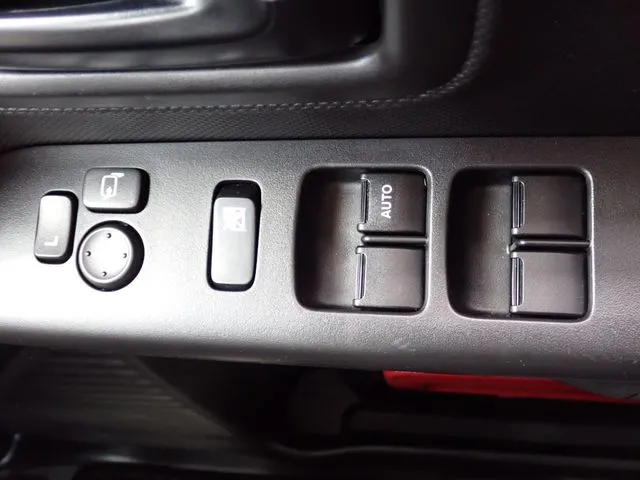 スペーシア（スズキ）の車両写真