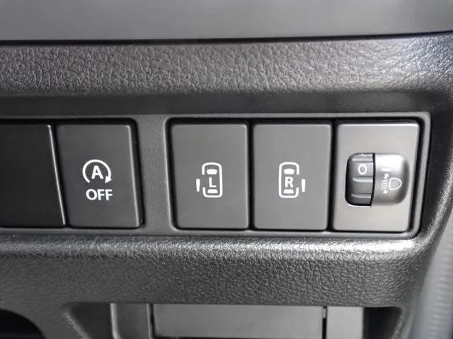 スペーシア（スズキ）の車両写真