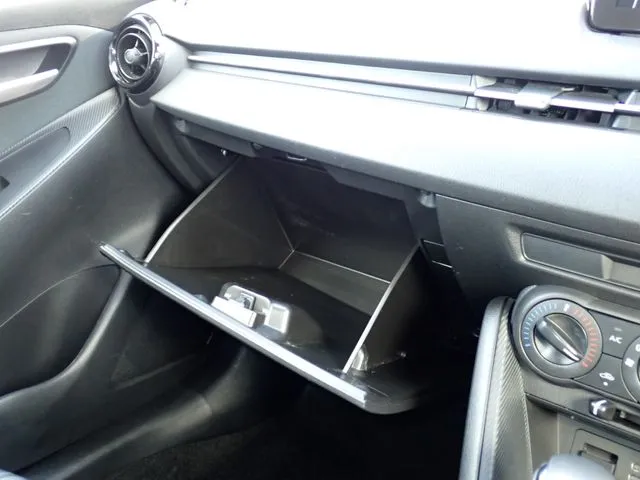 ＭＡＺＤＡ２（マツダ）の車両写真