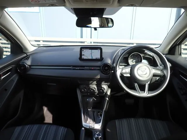 ＭＡＺＤＡ２（マツダ）の車両写真