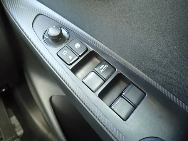 ＭＡＺＤＡ２（マツダ）の車両写真