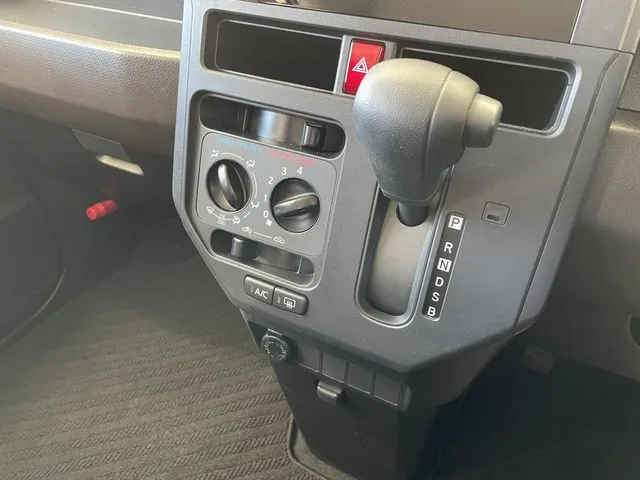 トール（ダイハツ）の車両写真