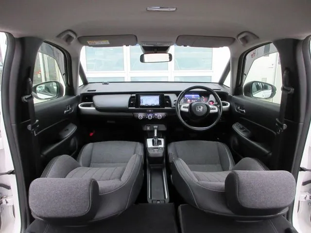 フィット e:HEV(ホンダ)の車両写真