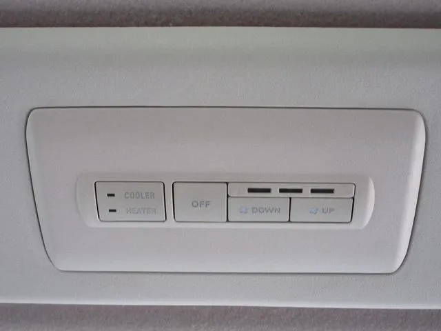 デリカ D:5 4WD(ミツビシ)の車両写真