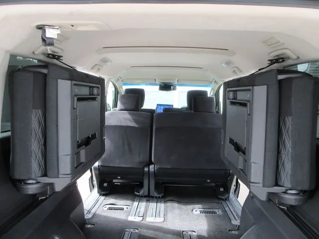 デリカ D:5 4WD(ミツビシ)の車両写真