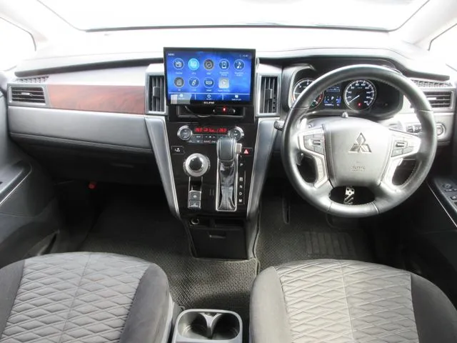 デリカ D:5 4WD(ミツビシ)の車両写真