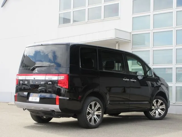 デリカ D:5 4WD(ミツビシ)の車両写真