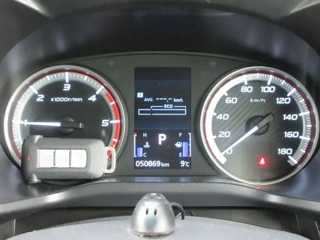 デリカ D:5 4WD(ミツビシ)の車両写真