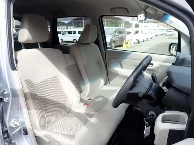 ムーヴ（ダイハツ）の車両写真