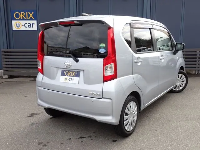 ムーヴ（ダイハツ）の車両写真