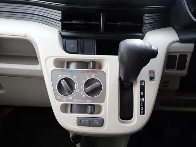 ムーヴ（ダイハツ）の車両写真