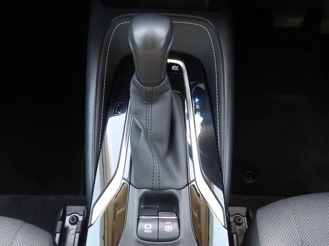 カローラ　セダン　ハイブリッド（トヨタ）の車両写真