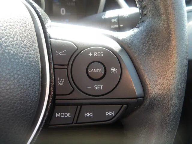 カローラ　セダン　ハイブリッド（トヨタ）の車両写真