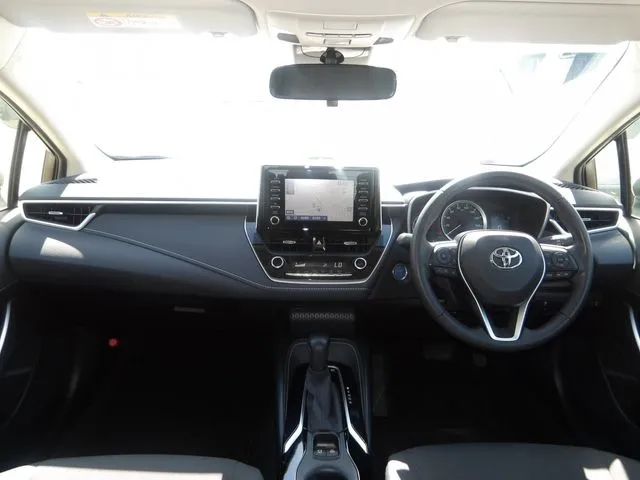 カローラ　セダン　ハイブリッド（トヨタ）の車両写真