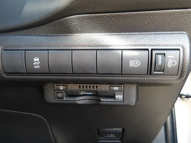 カローラ　セダン　ハイブリッド（トヨタ）の車両写真