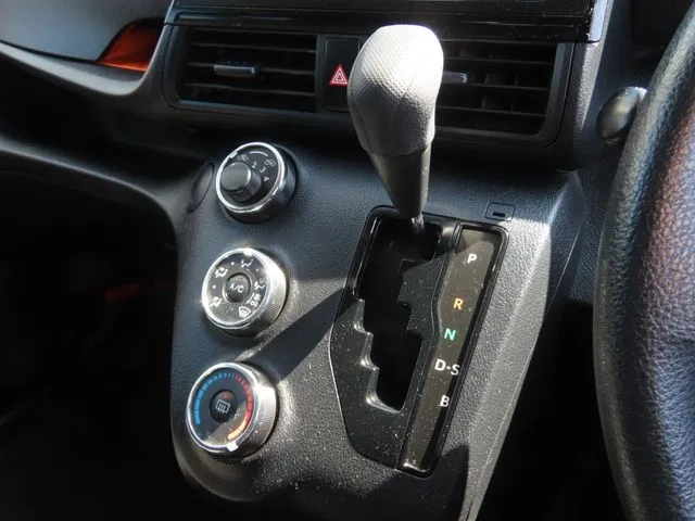 シエンタ(トヨタ)の車両写真