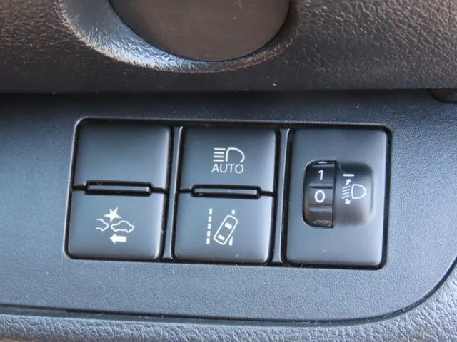 シエンタ(トヨタ)の車両写真