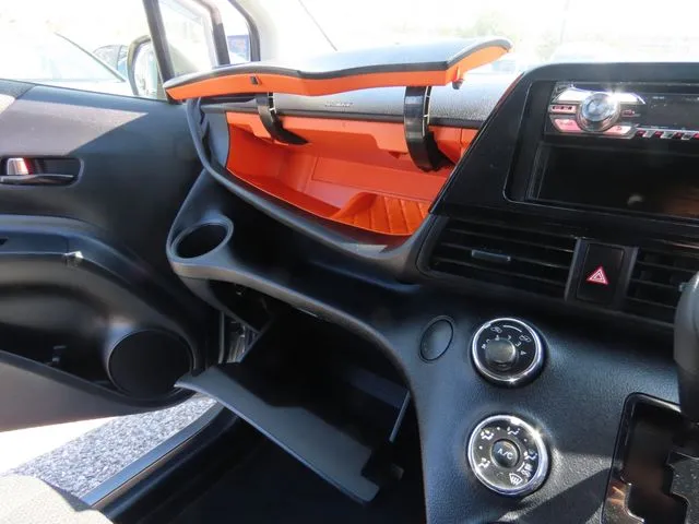 シエンタ(トヨタ)の車両写真