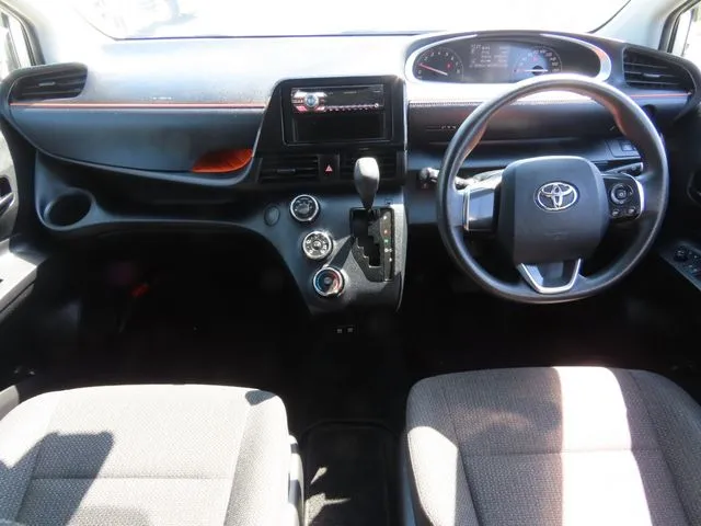 シエンタ(トヨタ)の車両写真