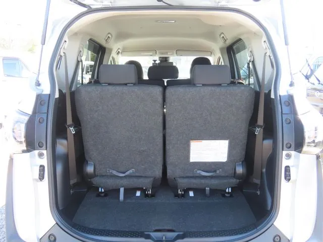 シエンタ(トヨタ)の車両写真