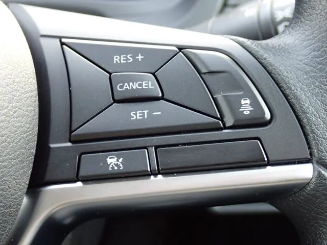 ノート 4WD(ニッサン)の車両写真