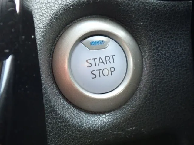 ノート 4WD(ニッサン)の車両写真