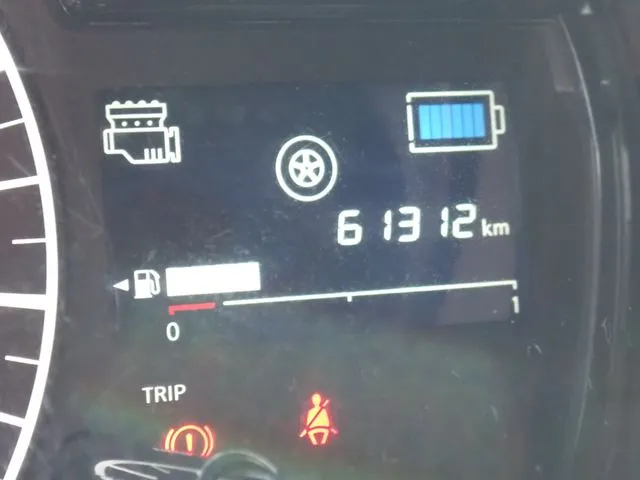 ノート 4WD(ニッサン)の車両写真