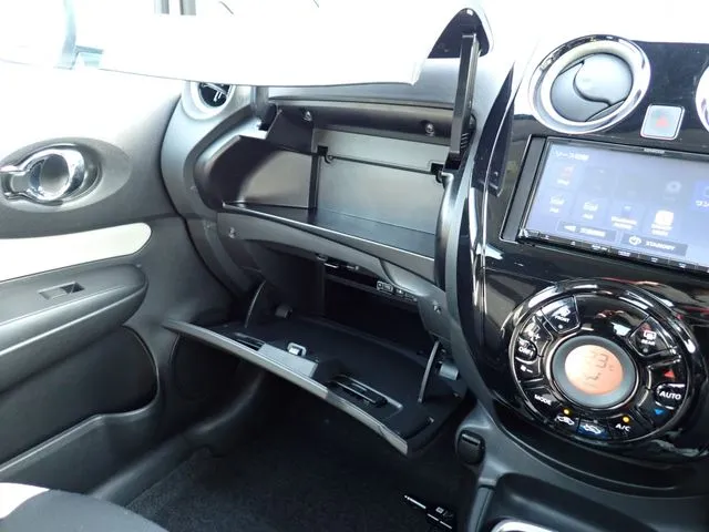 ノート 4WD(ニッサン)の車両写真