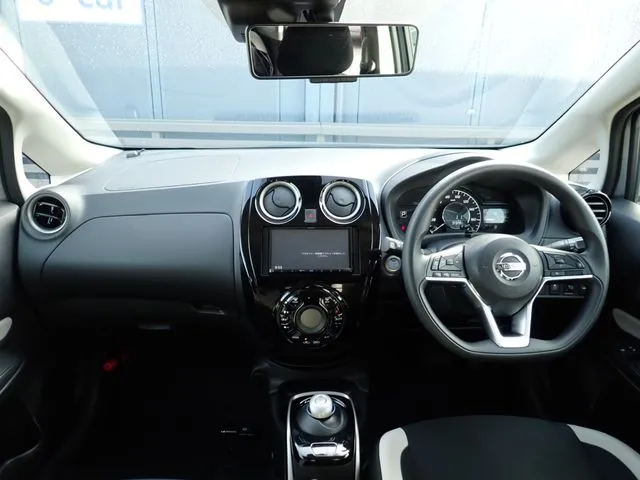 ノート 4WD(ニッサン)の車両写真