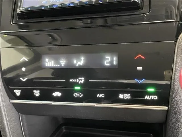 シャトル　ハイブリッド（ホンダ）の車両写真