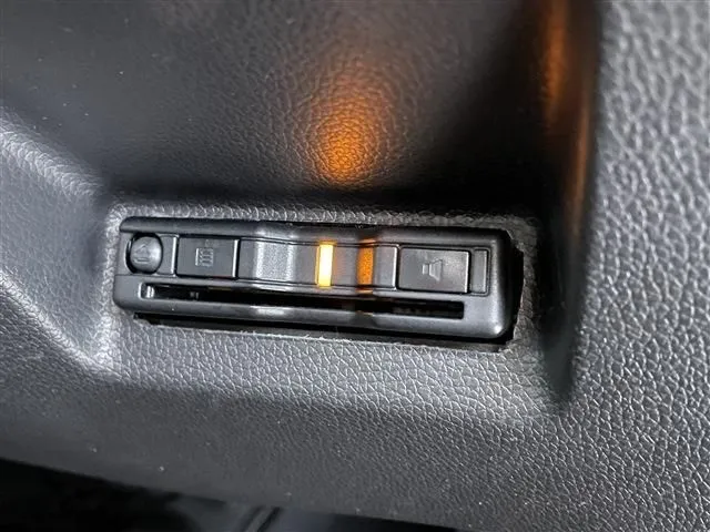 シャトル　ハイブリッド（ホンダ）の車両写真