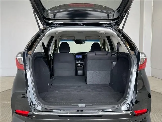 シャトル　ハイブリッド（ホンダ）の車両写真