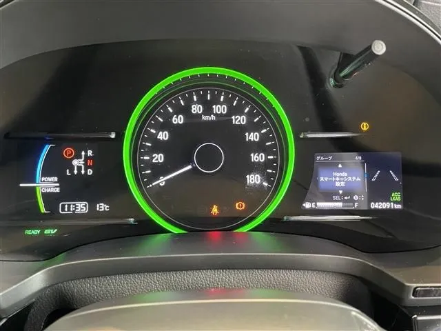 シャトル　ハイブリッド（ホンダ）の車両写真