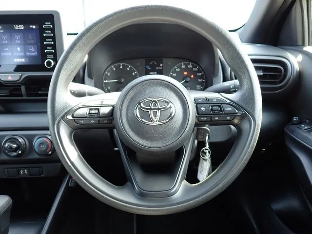 ヤリス(トヨタ)の車両写真