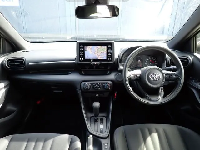 ヤリス(トヨタ)の車両写真