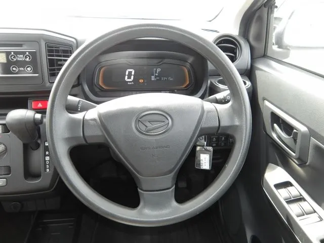 ダイハツ　ミラ　イース