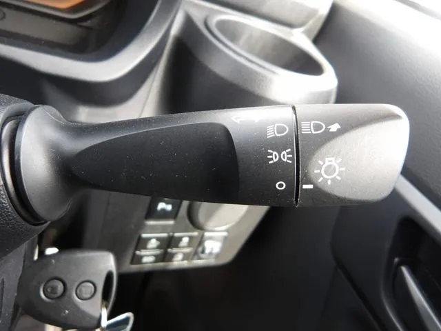 ダイハツ　ミラ　イース